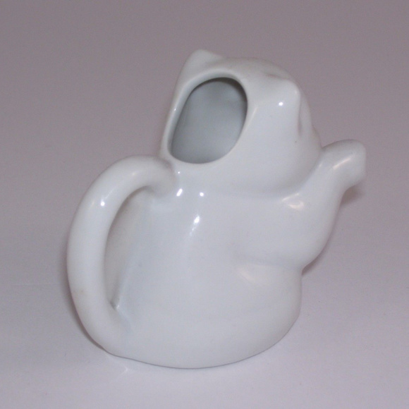 Cat Creamer Pitcher White Ceramic Farmhouse Small - Picture 5 of 7